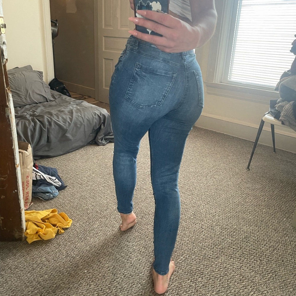Stretchy Ripped Tight Jeans